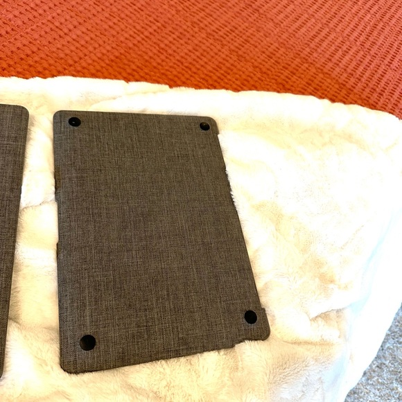 Incase Textured Hardshell w/Woolenex for MacBook Air Retina (13-inch, 2019-2018) - Picture 5 of 6